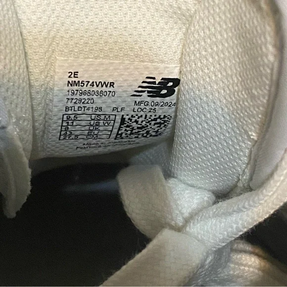 New in Box {New Balance} Numeric 574 Vulc Shoes ~ Size Women's 11/ Men's 9.5 - Picture 12 of 15